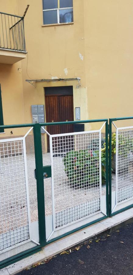 Vicino Di Centro E Universita Stanza Con Balcone Perugia Bagian luar foto